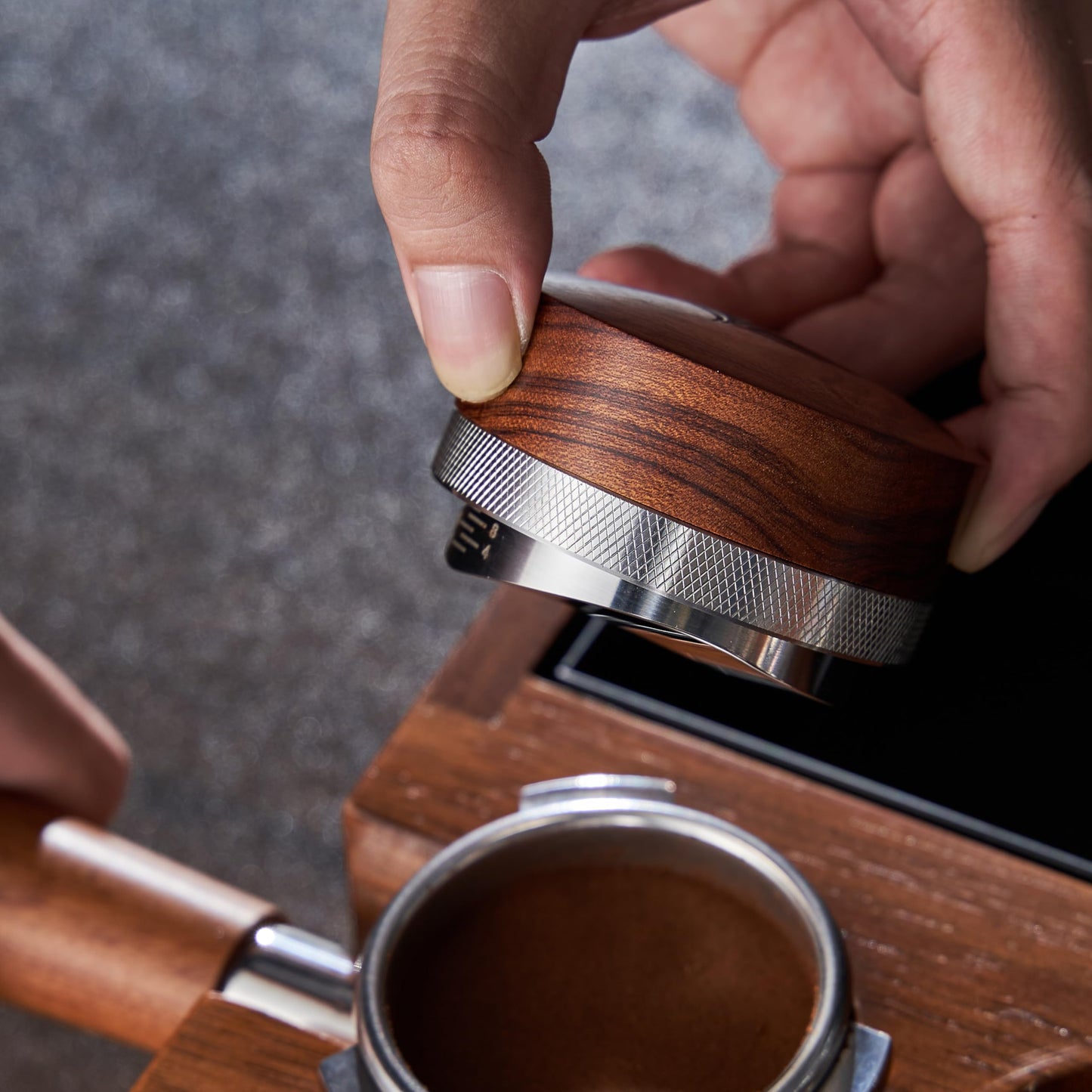 Espresso Distribution Tool 58mm Wooden Coffee Distributor Adjustable Depth Stainless Steel Espresso Leveler Premium Espresso Machine Accessories For Coffee Bar